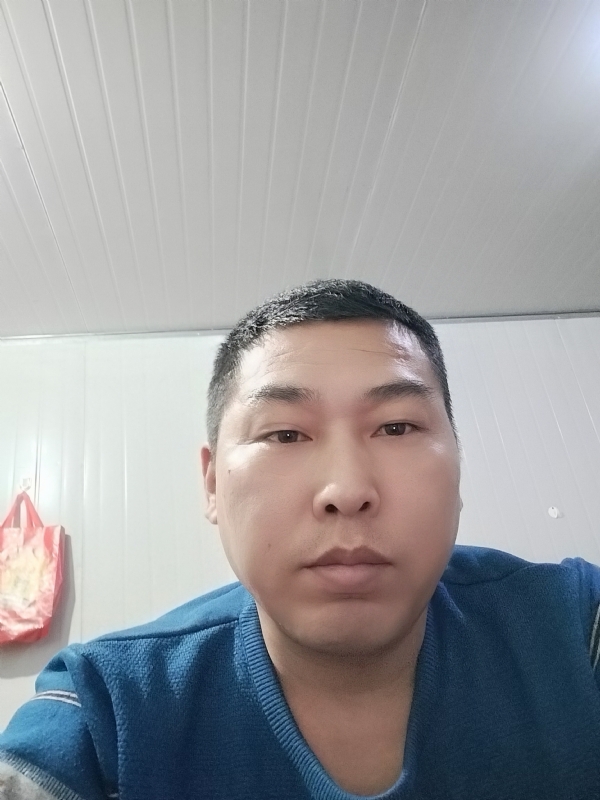 开着拖拉机去兜风的第一张照片--宁阳认干亲服务网